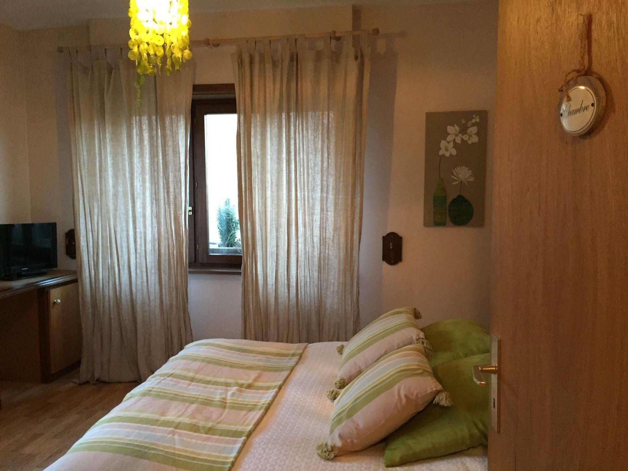 Schwenheim Chambres D'Hotes L'Ecrin Des Saveurs المظهر الخارجي الصورة